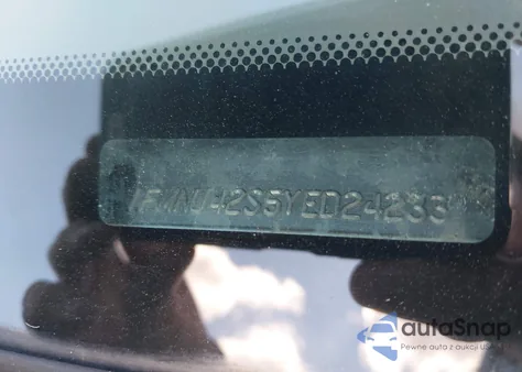 2000 Ford Excursion Limited from USA, damaged, VIN 1FMNU42S5YED24233